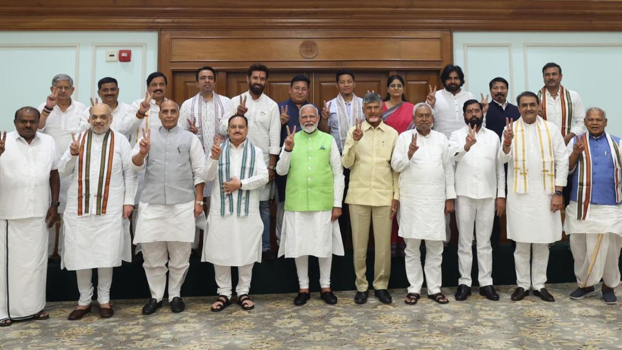 Modi Cabinet Shapath Grahan:  ગુજરાતના 6 , યુપીમાંથી 4 અને બિહારમાંથી 10  મંત્રીઓ આજે પીએમ મોદી સાથે શપથ લેશે,  જુઓ લિસ્ટ