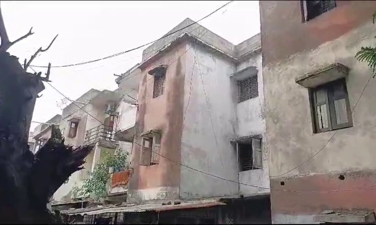 ભરૂચ : ગુજરાત હાઉસિંગ બોર્ડના જર્જરીત 500 મકાન ખાલી કરવાના નિર્ણય સામે સ્થાનિકોમાં રોષ, જુઓ વીડિયો